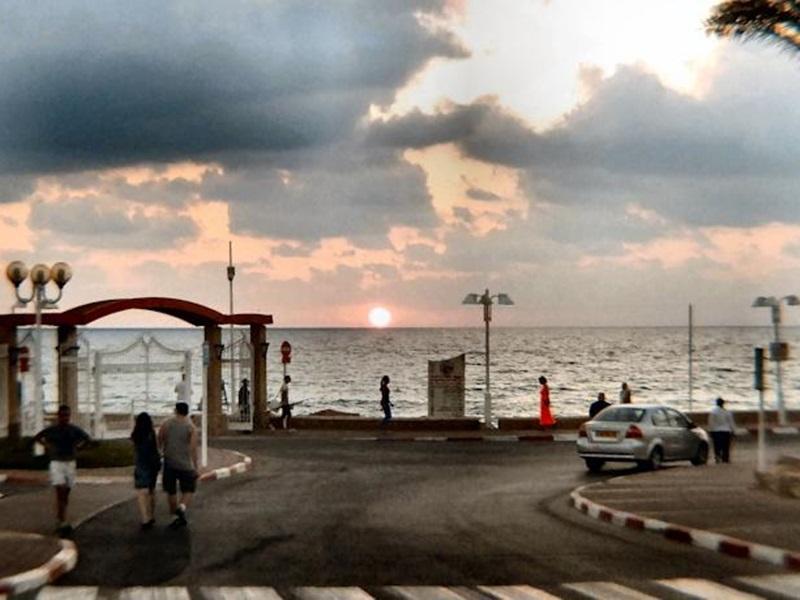 Amigo Hotel On The Beach Nahariya Bagian luar foto